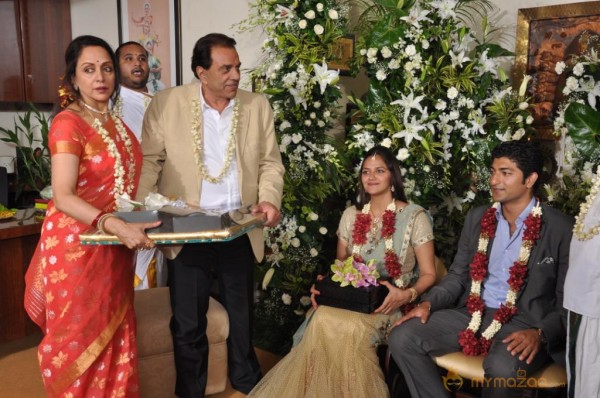 Hema Malini's Daughter Ahana Deol Engaged Vaibhav Vohra 