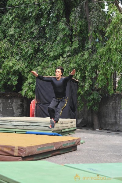 Heropanti star Tiger Shroff deadly live stunts