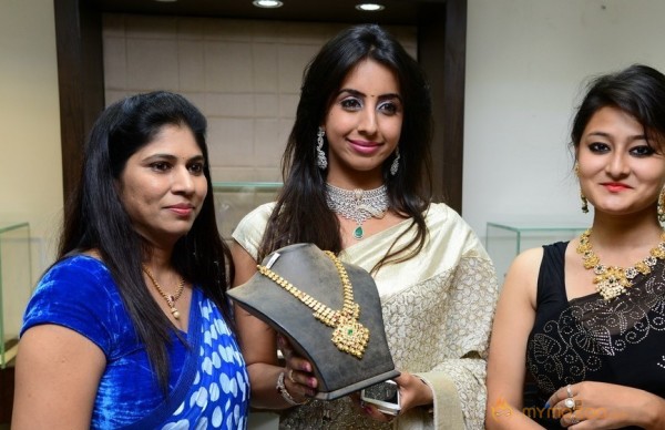 Hiya Jewellers Curtain Raiser Photos