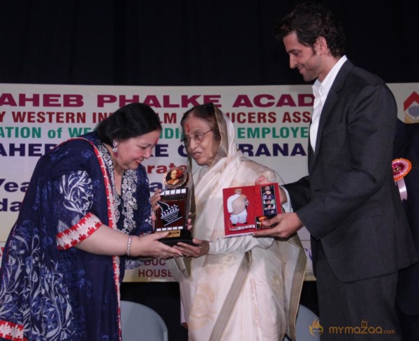 Hritik,Govinda & Urmila at Dadasaheb Phalke Academy Awards  