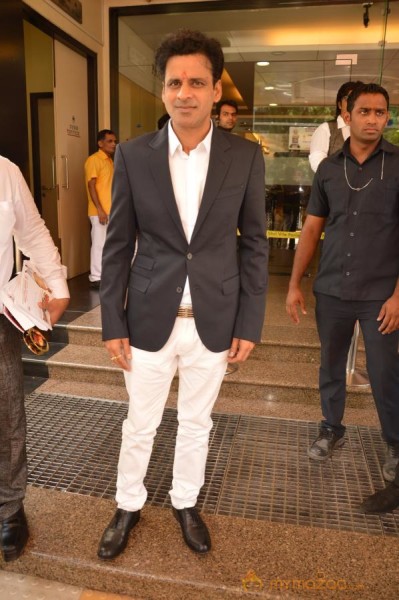 Hritik,Govinda & Urmila at Dadasaheb Phalke Academy Awards  