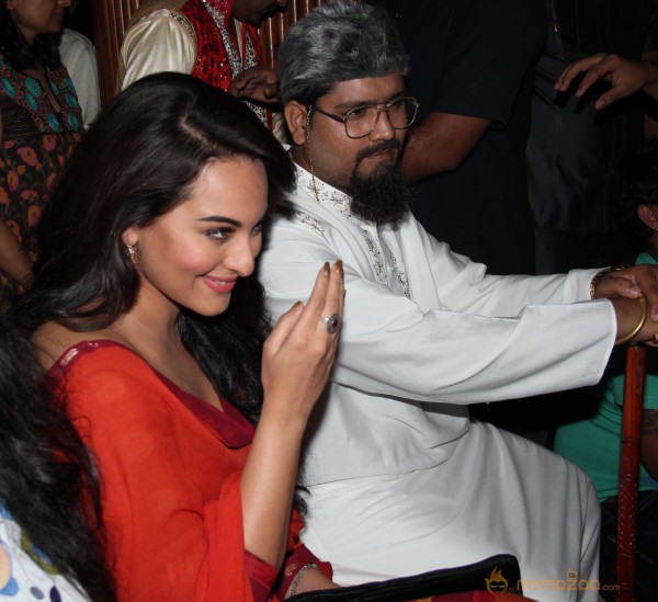 Imran & Sonakshi Launch Tayyab Ali Pyaar Ka Dushman Song 