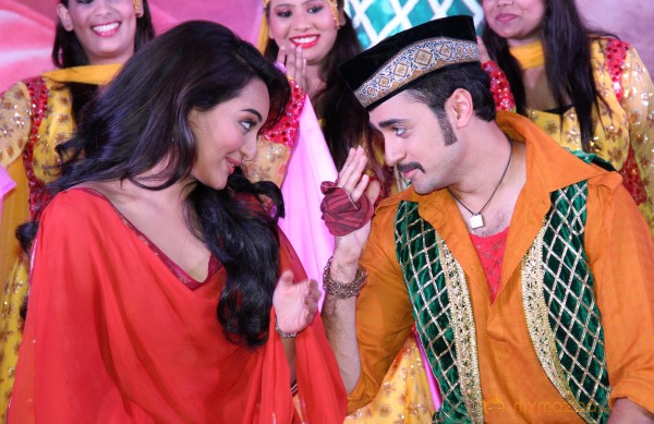 Imran & Sonakshi Launch Tayyab Ali Pyaar Ka Dushman Song 