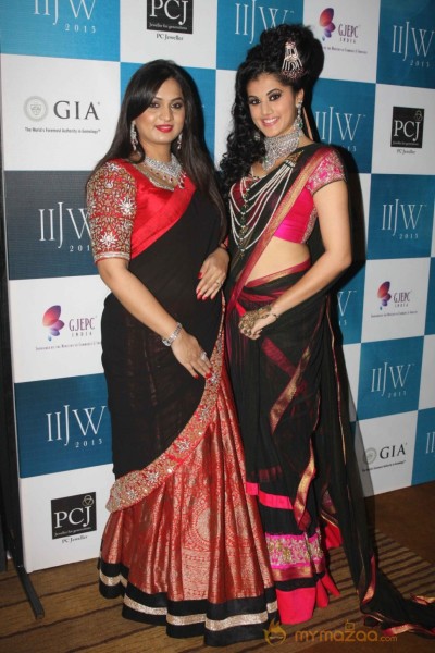 India International Jewelry Week 2013 Photos