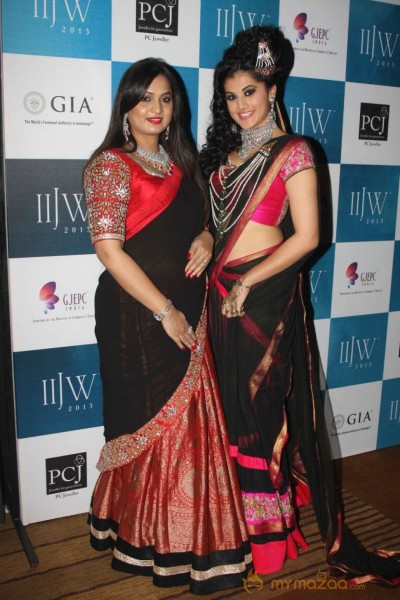 India International Jewelry Week 2013 Photos