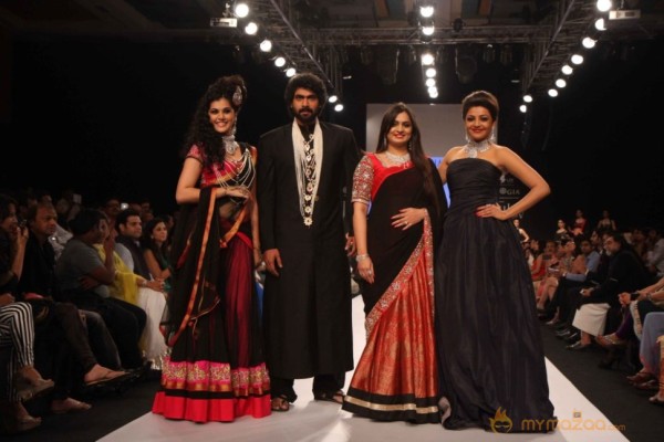 India International Jewelry Week 2013 Photos