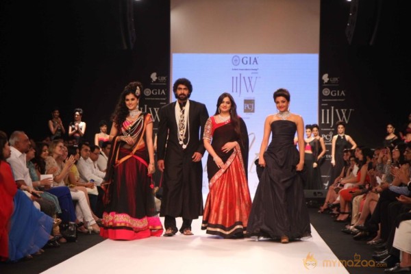 India International Jewelry Week 2013 Photos