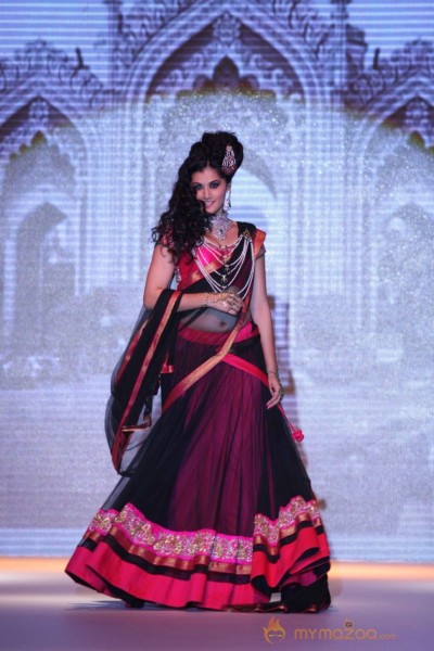 India International Jewelry Week 2013 Photos