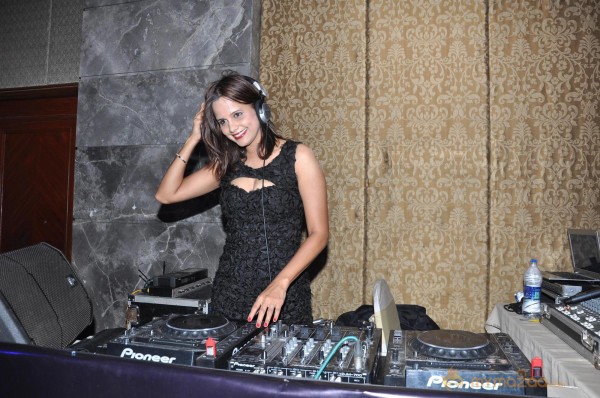 India Launched Sports Illustrated Swimsuit 2013  