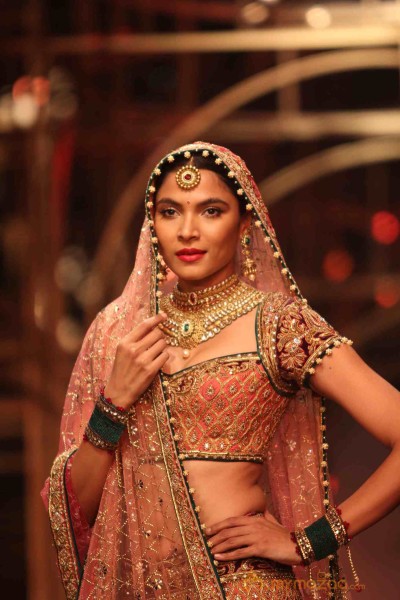 Indian Bridal Fashion Week 2013 Photos