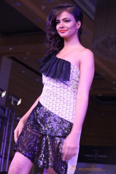 Indian Models Ramp Walk at CIFW Day3