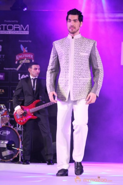 Indian Models Ramp Walk at CIFW Day3