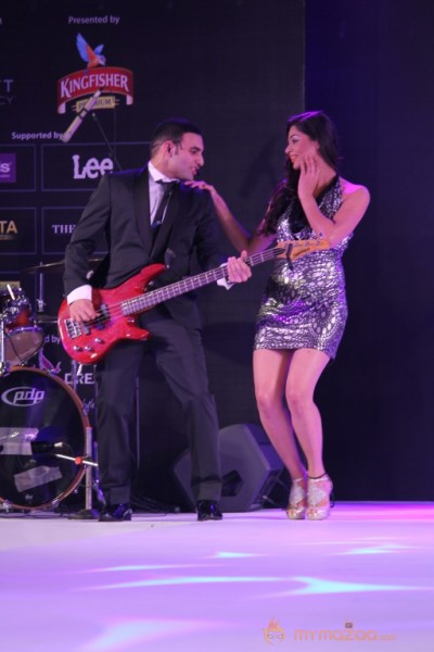 Indian Models Ramp Walk at CIFW Day3