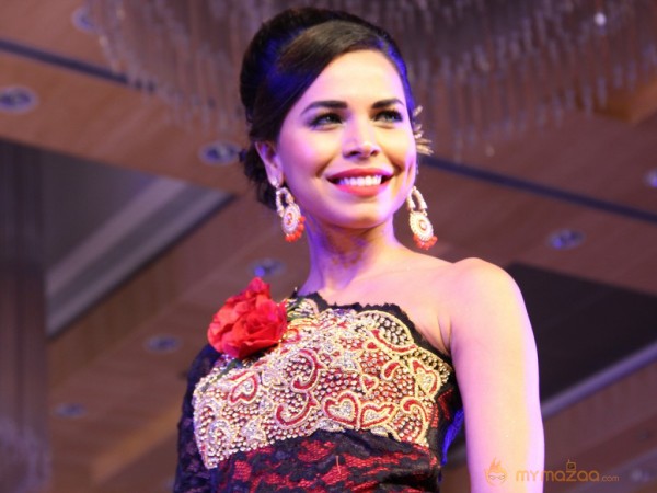 Indian Models Ramp Walk at CIFW Day3