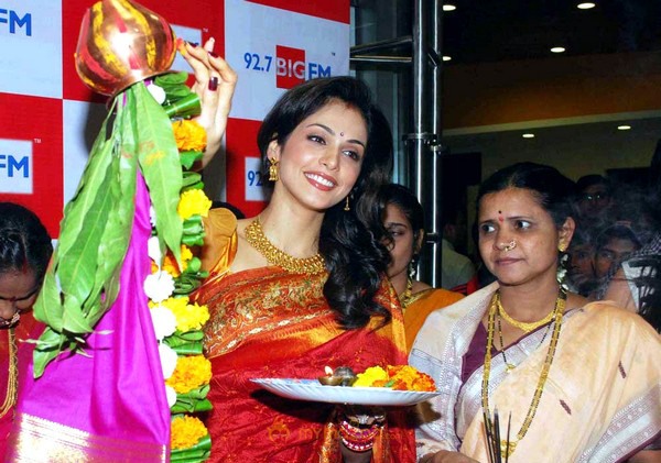 Isha Koppikar At Big Fm