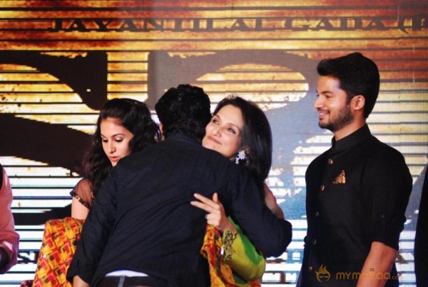 ISSAQ Hindi Movie first look launch