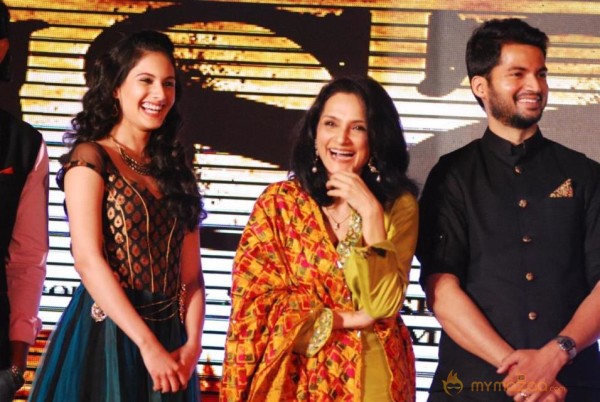 ISSAQ Hindi Movie first look launch