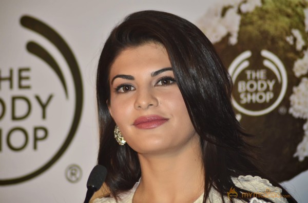 Jacqueline Fernandez At Body Shop India 