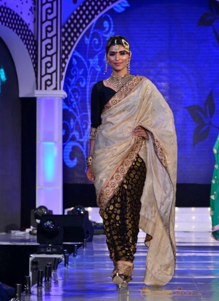 Joh Rivaaj Fashion Show Photos