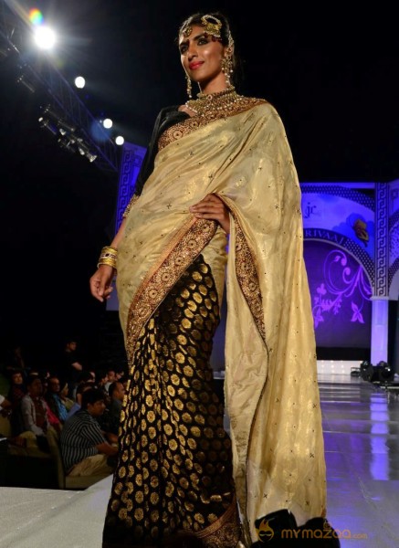 Joh Rivaaj Fashion Show Photos