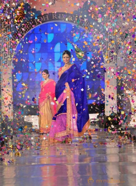 Joh Rivaaj Fashion Show Photos