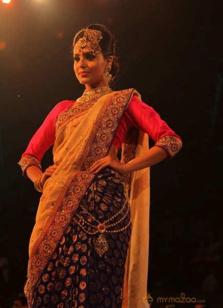 Joh Rivaaj Fashion Show Photos