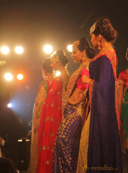 Joh Rivaaj Fashion Show Photos