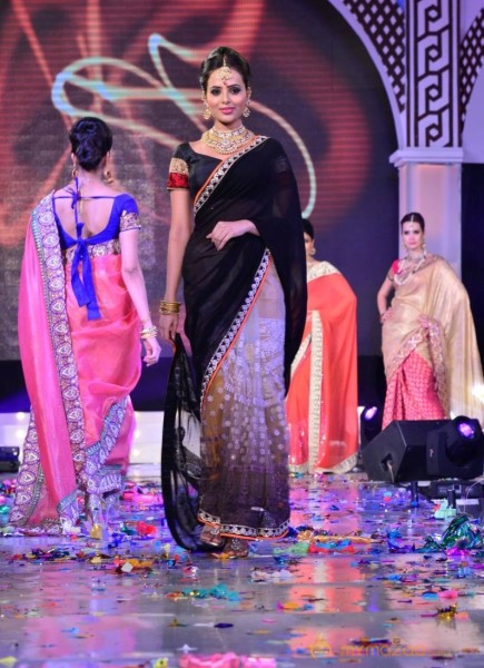 Joh Rivaaj Fashion Show Photos