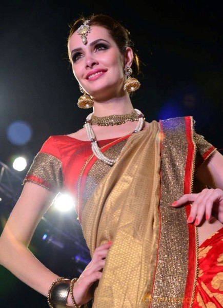 Joh Rivaaj Fashion Show Photos