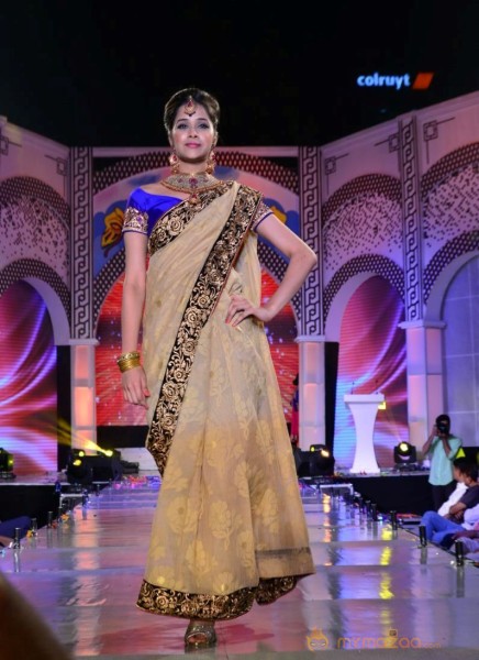 Joh Rivaaj Fashion Show Photos