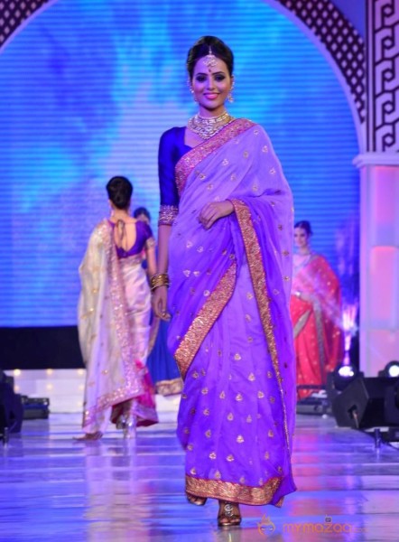 Joh Rivaaj Fashion Show Photos