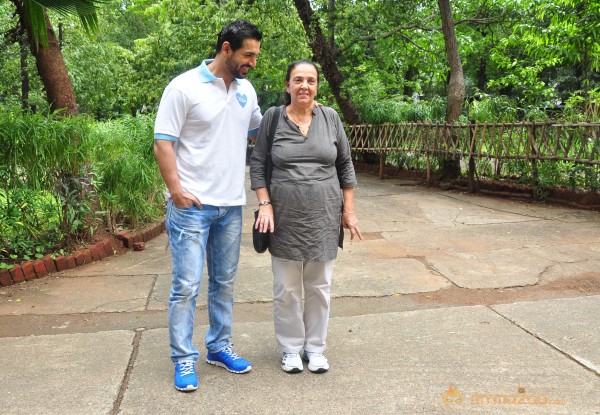 John Abraham Fulfills His Mother's Basketball Dream 