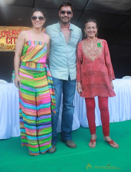 Kajol Devgn & Ajay Devgn At The Clean & Green Lonavala Event 