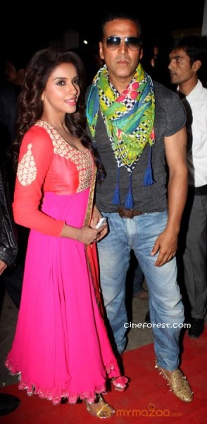 KHILADI 786 MOVIE PROMOTION PHOTOS