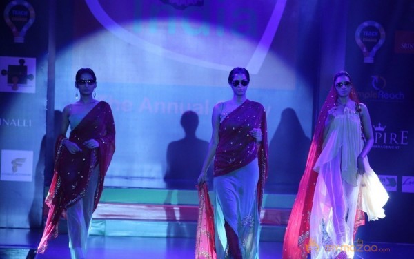 Lakhotia Love India Fashion Show Photos 02