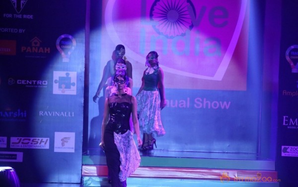 Lakhotia Love India Fashion Show Photos 02