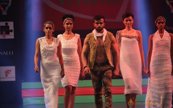 Lakhotia Love India Fashion Show Photos 02