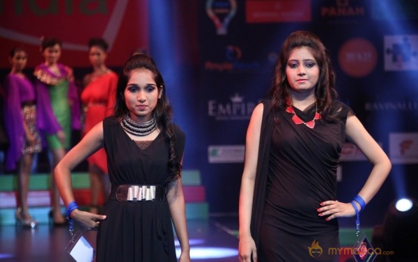 Lakhotia Love India Fashion Show Photos 02