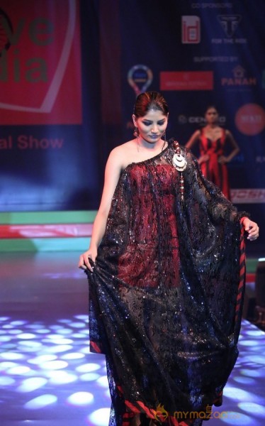 Lakhotia Love India Fashion Show Photos 02