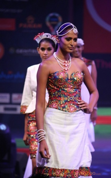 Lakhotia Love India Fashion Show Photos 02
