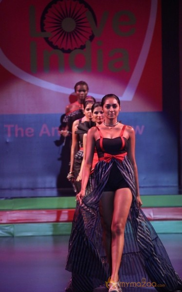 Lakhotia Love India Fashion Show Photos 02