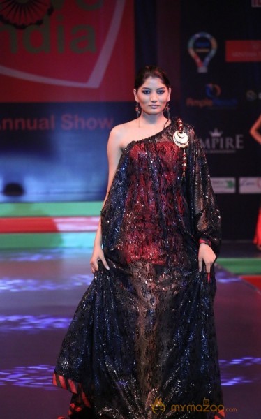 Lakhotia Love India Fashion Show Photos Gallery