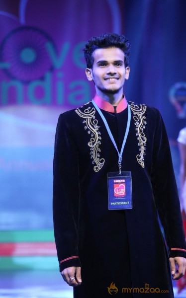 Lakhotia Love India Fashion Show Photos Gallery