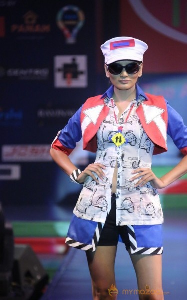 Lakhotia Love India Fashion Show Photos Gallery