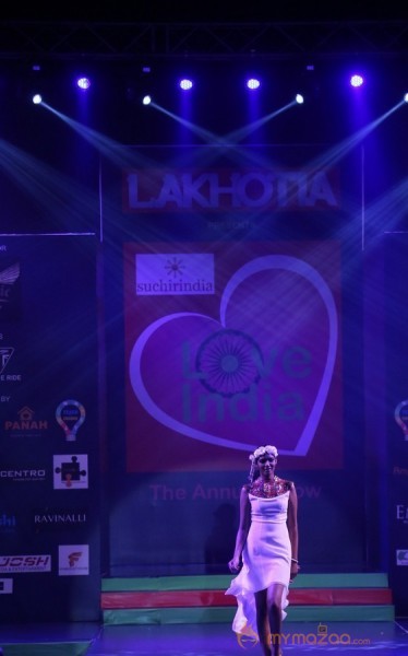 Lakhotia Love India Fashion Show Photos Gallery