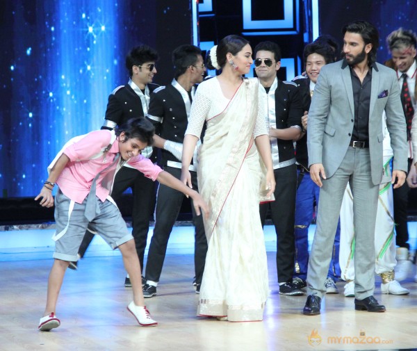 Lootera Team At Star Plus India Dancing Superstar 2 