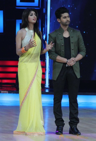 Lootera Team At Star Plus India Dancing Superstar 2 