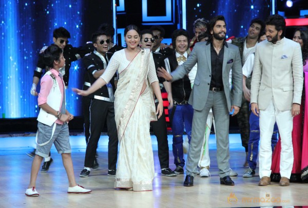 Lootera Team At Star Plus India Dancing Superstar 2 