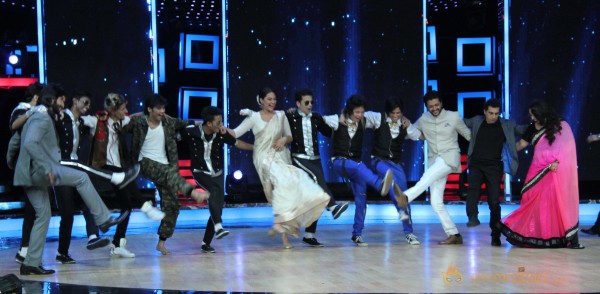 Lootera Team At Star Plus India Dancing Superstar 2 