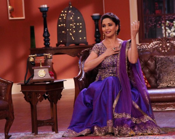 Madhuri Dedh Ishqiya Promotion Photos